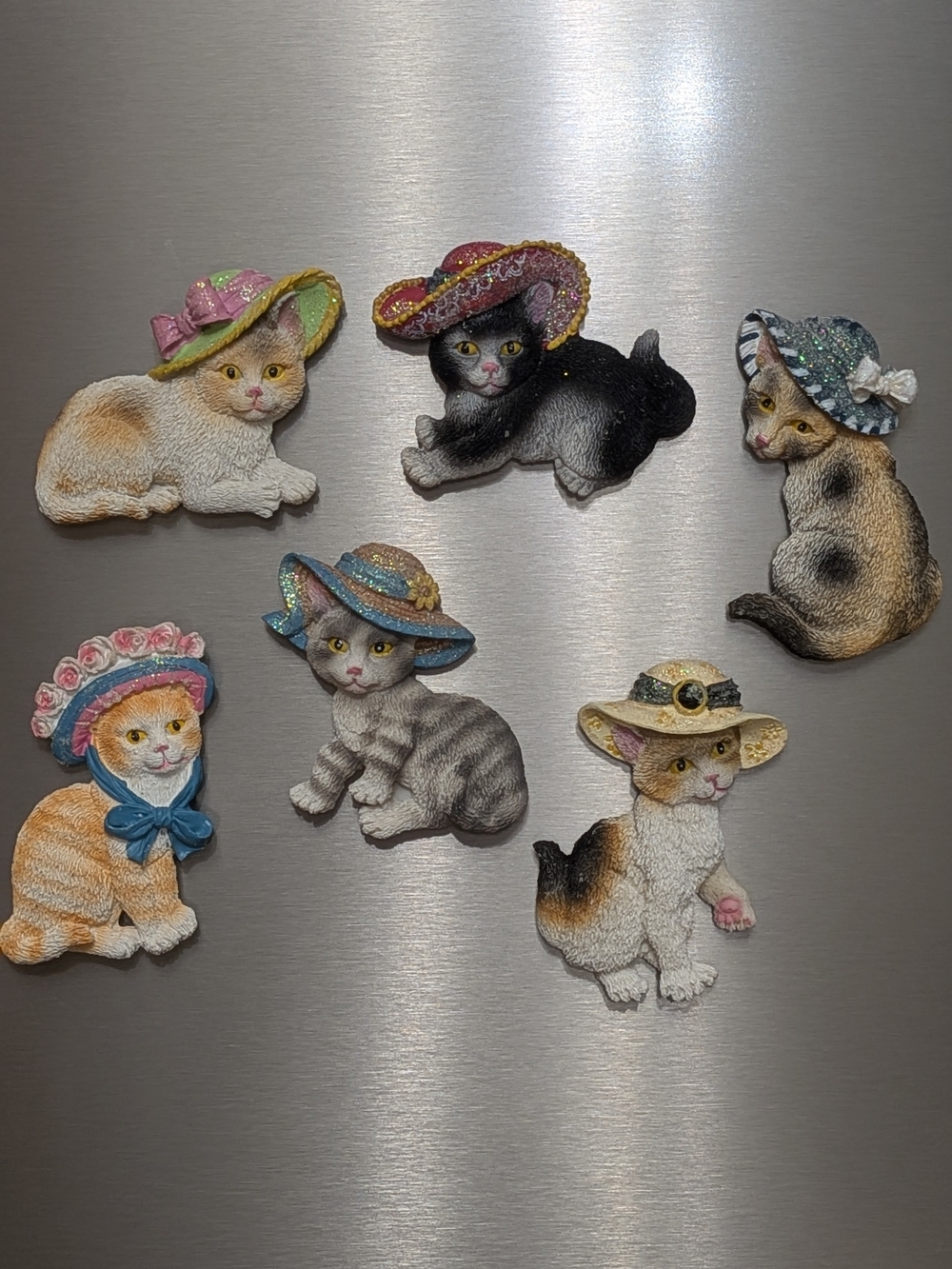 Decorative Cat Magnets Set in Multicolor Hats